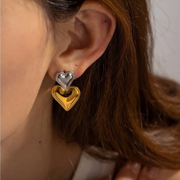 Trendy 18k gold plated stainless steel double heart drop earrings - Picture 2 of 2